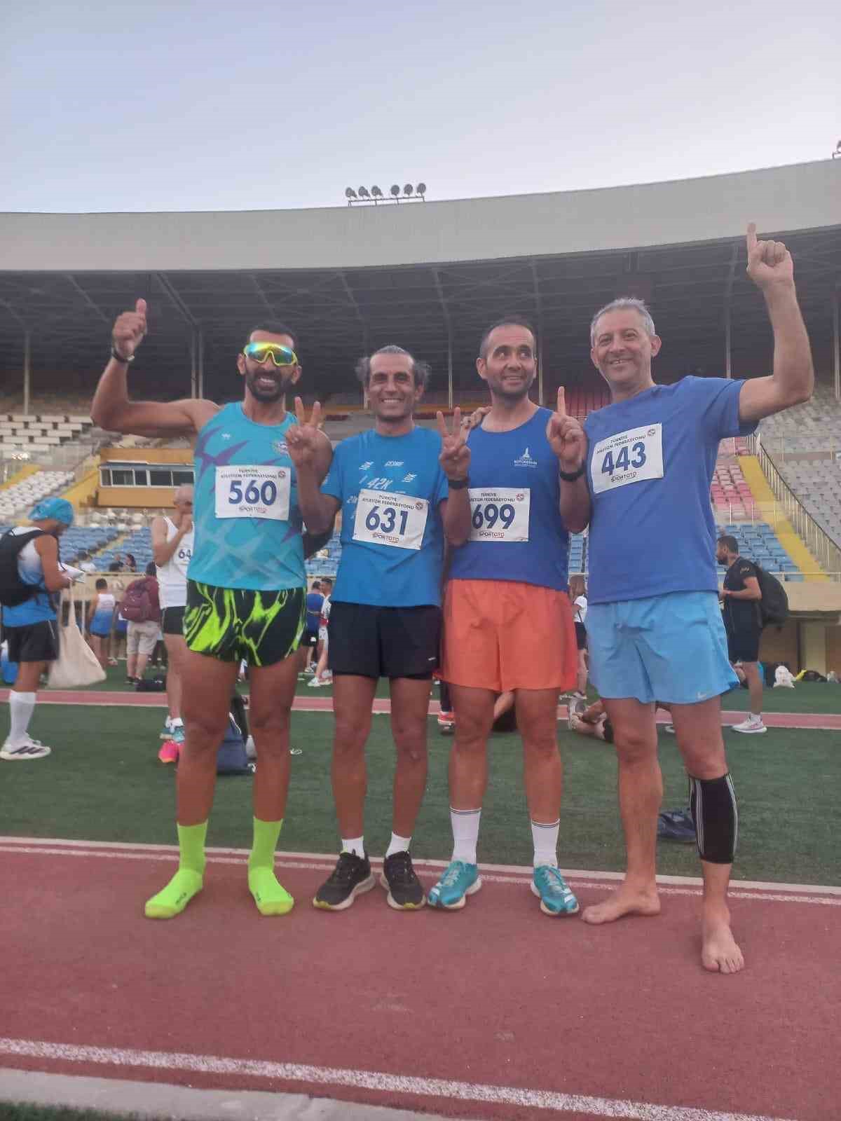 Denizlili master atletler, İzmir’de 9 madalya ile döndü