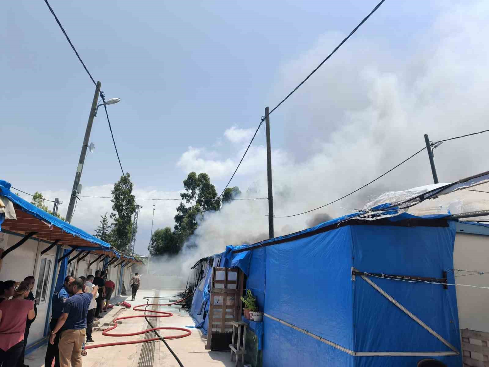 İskenderun&rsquo;da konteyner yangını korkuttu
