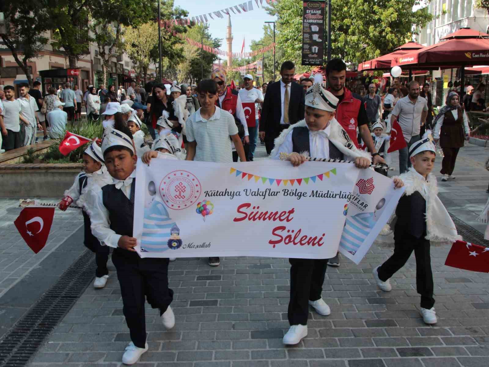 Uşak’ta toplu sünnet şöleni gerçekleştirildi