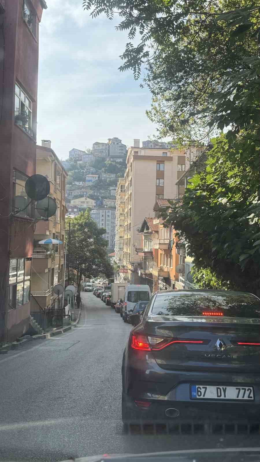 Metrelerce araç kuyruğu oluştu, sürücüler zor anlar yaşadı