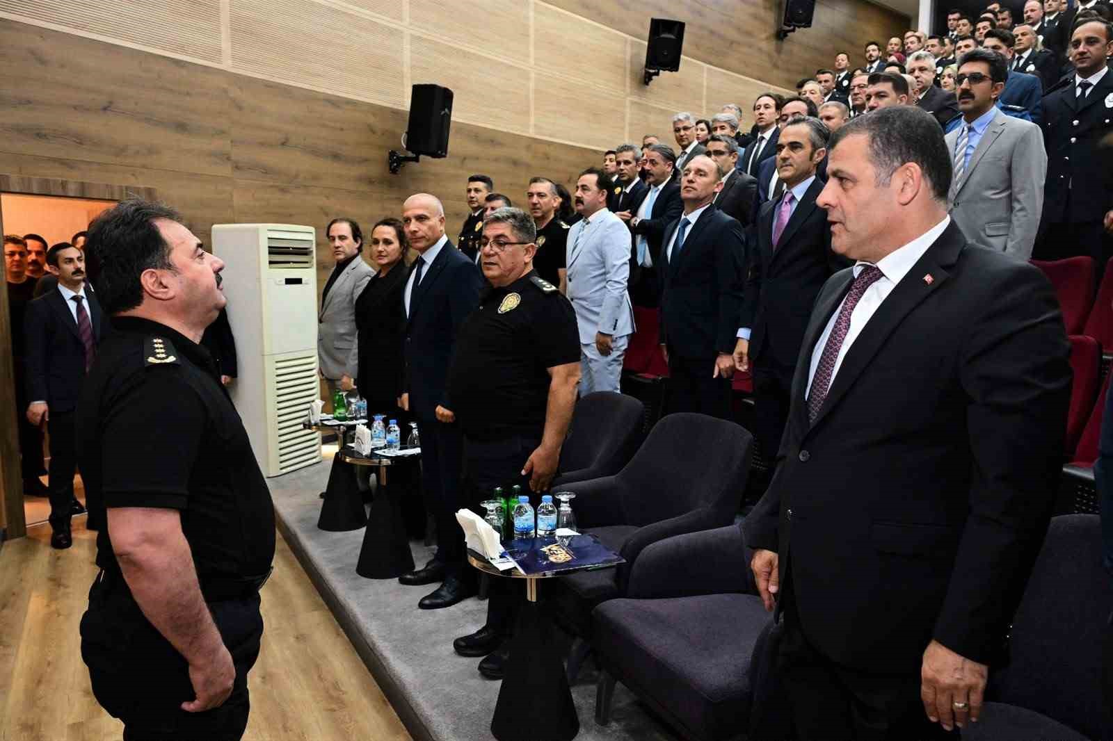 Bursa’da 105 emniyet personeli terfi etti