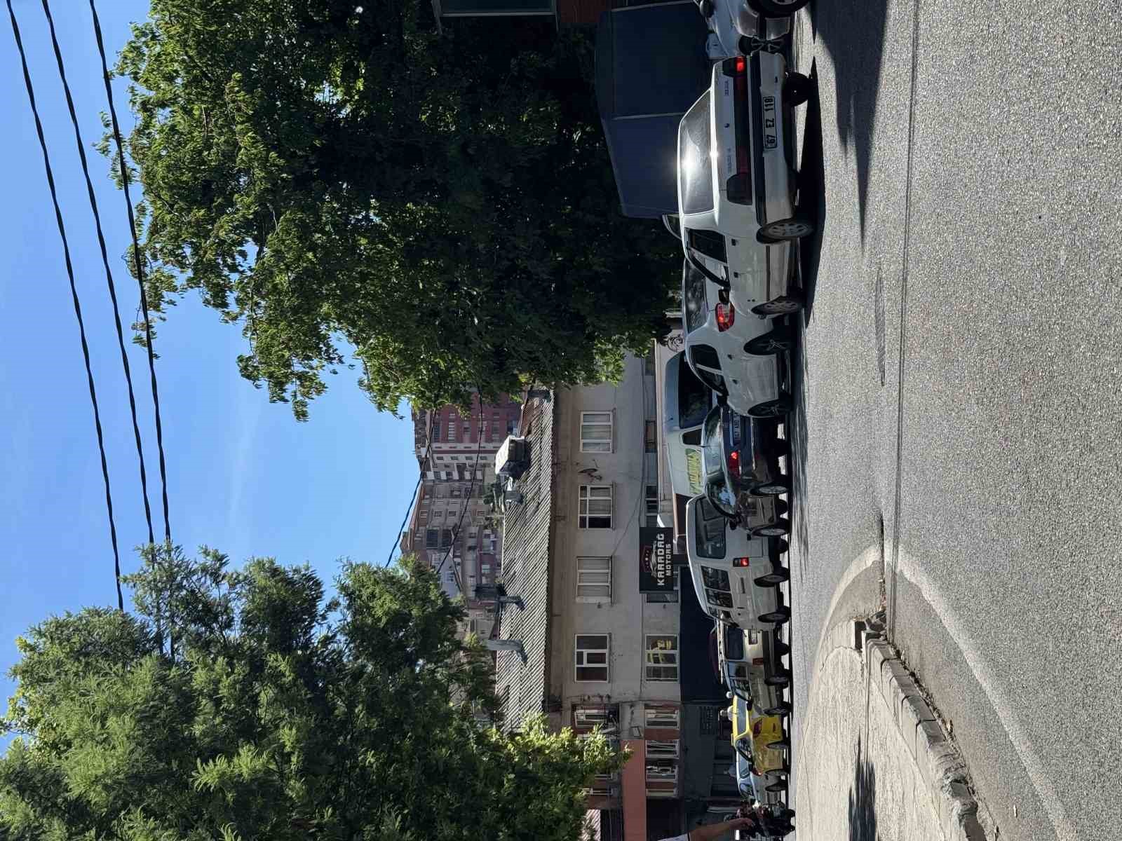 Metrelerce araç kuyruğu oluştu