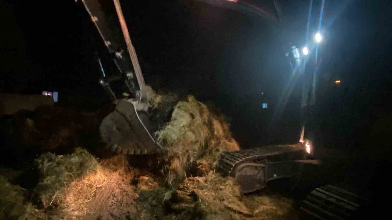 Iğdır’da çıkan yangında bin 100 balya zarar gördü