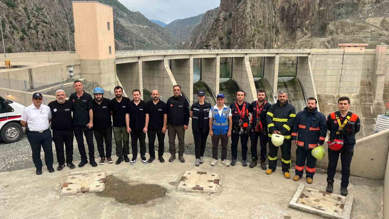 Artvin Barajı&rsquo;nda ger&ccedil;eği aratmayan kurtarma tatbikatı