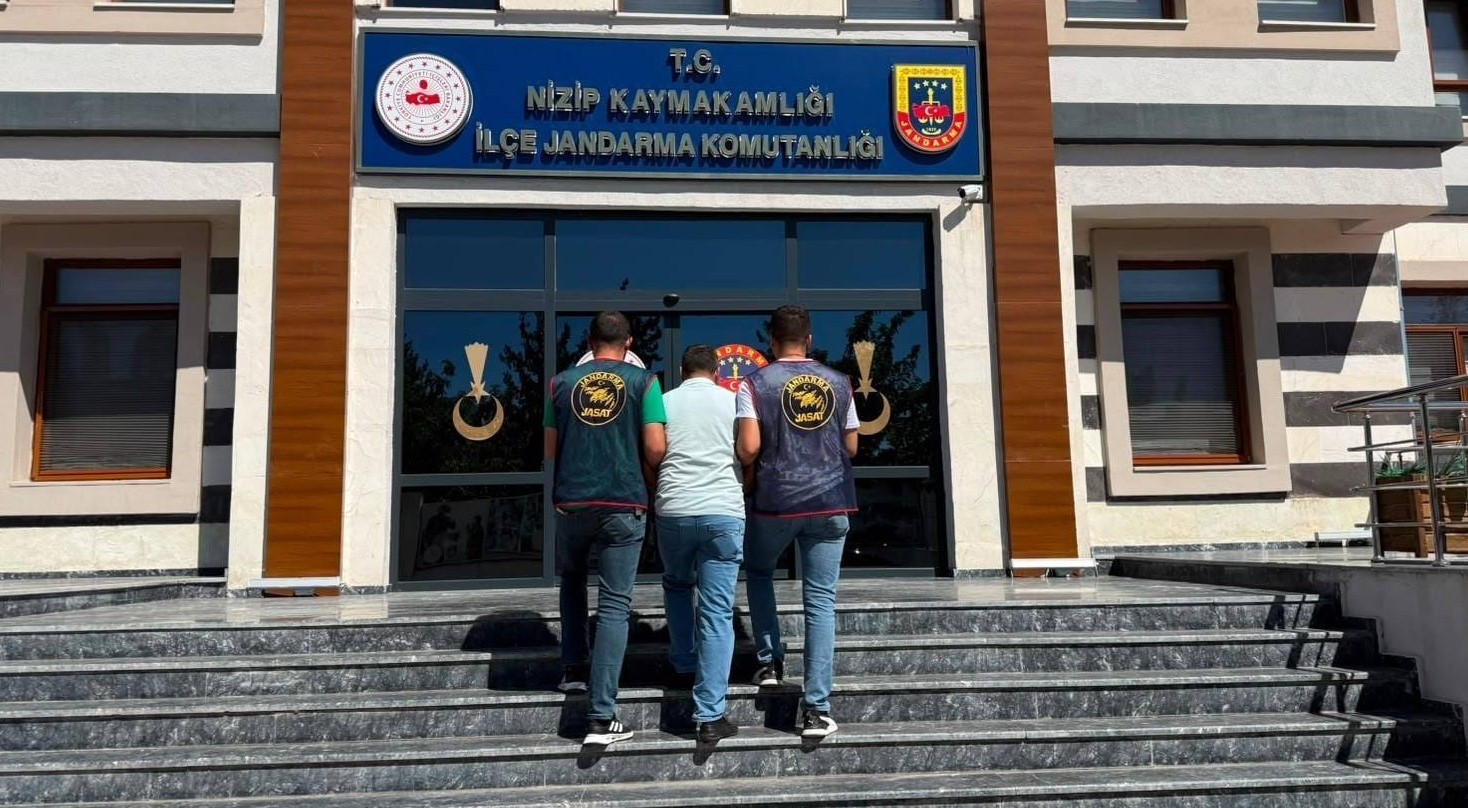 Kesinleşmiş 10 yıl cezayla aranan 2 şüpheli yakalandı