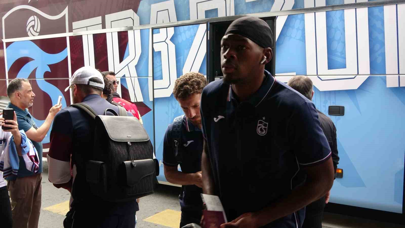Trabzonspor, Ferencvaros rövanşı için Macaristan’a gitti