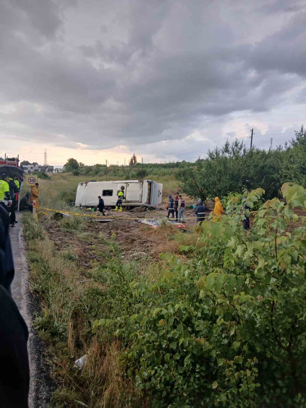 Isparta Valiliğinden kaza açıklaması: 4 ölü, 26 yaralı