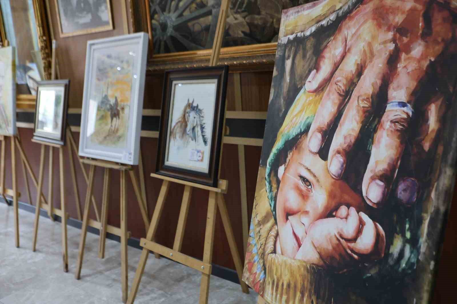 Renklerin suyla dansı sanatseverlerle buluştu