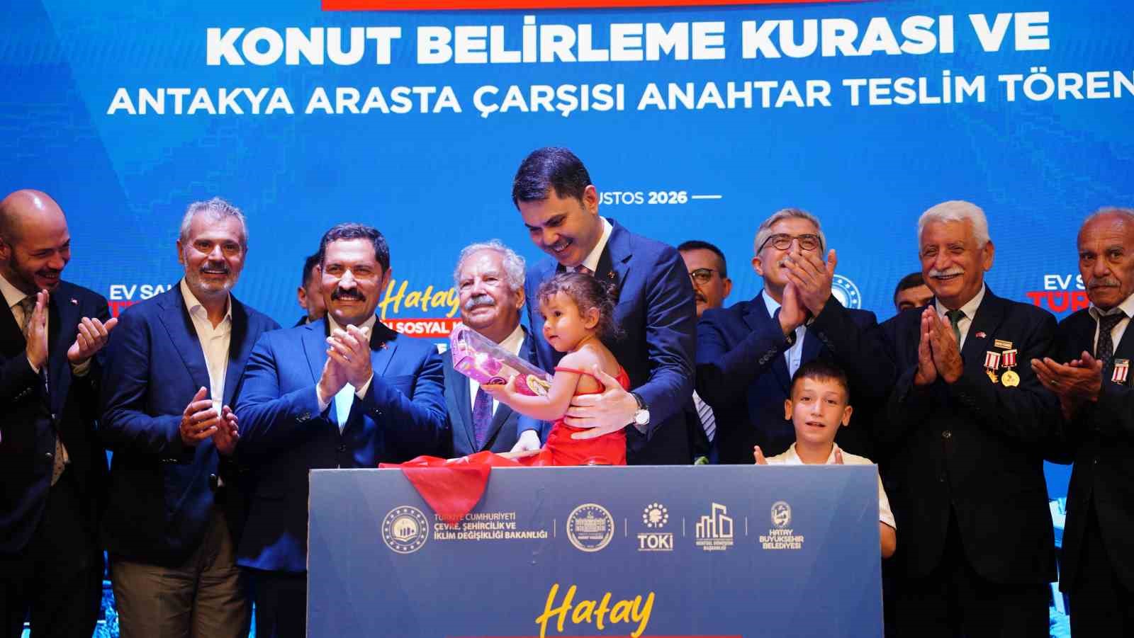 Bakan Kurum’un katılımıyla Hatay’da 8 bin 500 hak sahibinin konutu belirlendi