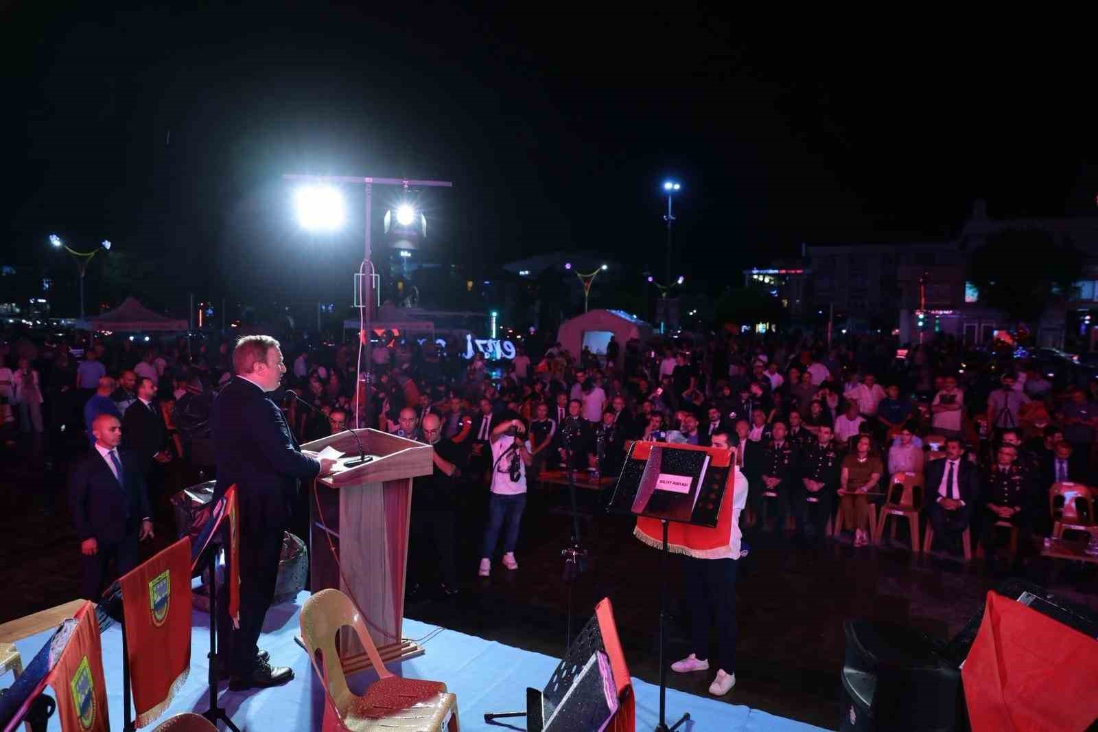 Şehitler dualarla anılacak, meydanlarda birlik mesajı verilecek