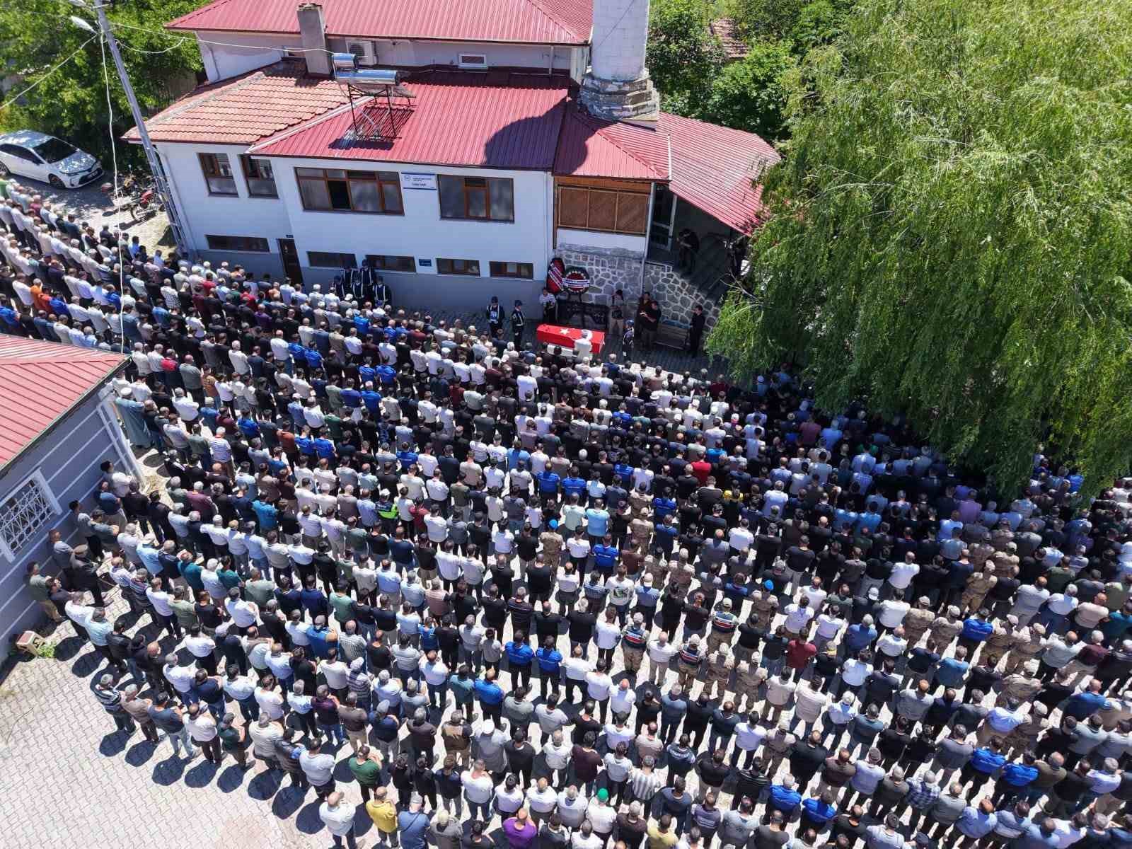 Jandarma Uzman Çavuş Mustafa Pak Erzincan’da toprağa verildi
