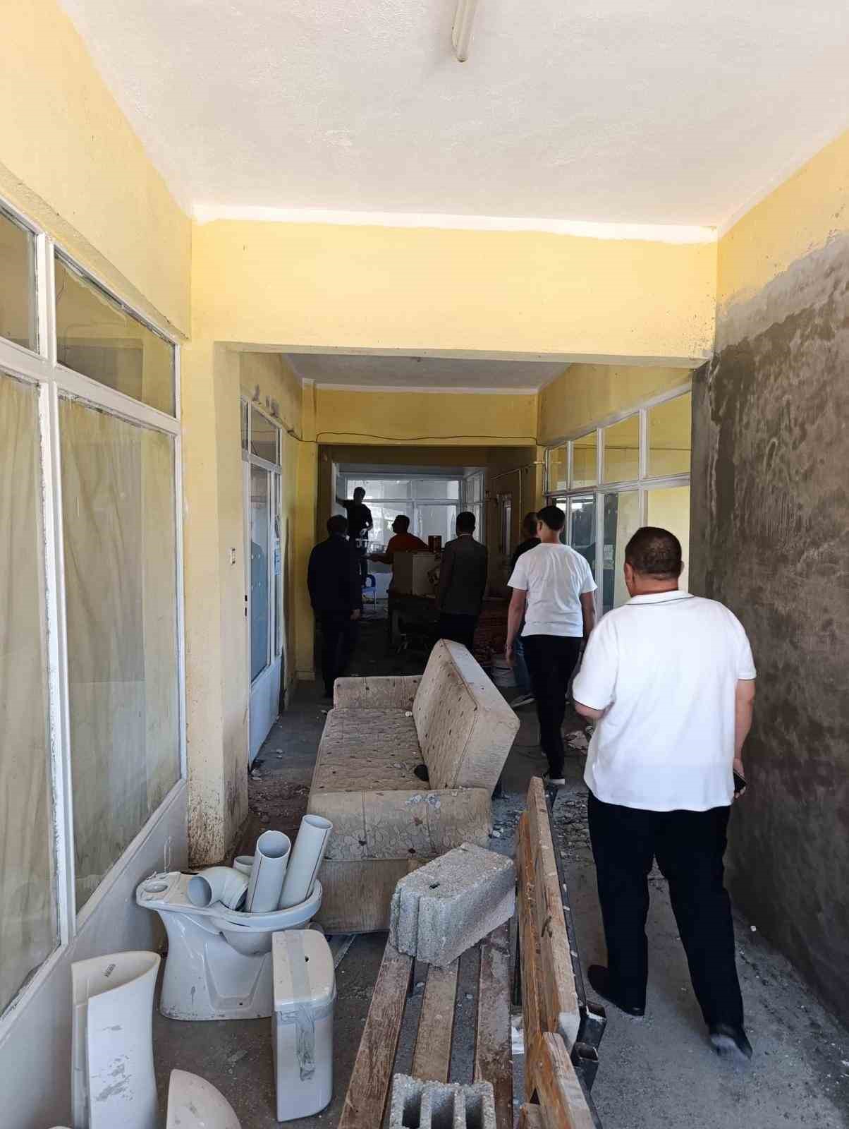 Cezaevi iş yurtları ile İl &Ouml;zel İdaresi iş birliğiyle k&ouml;y konağı ve kamu binaları yenileniyor