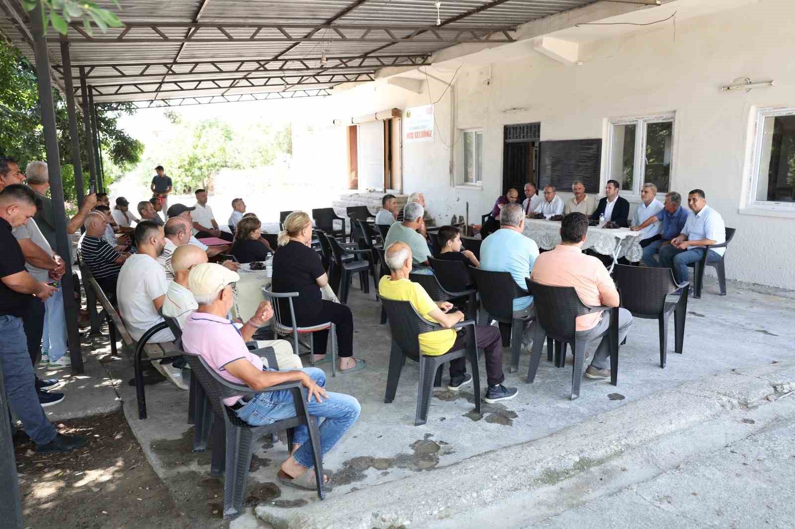 Akdeniz’de hizmet mesaisi sahada: Beşikci mahalle sakinleriyle buluştu