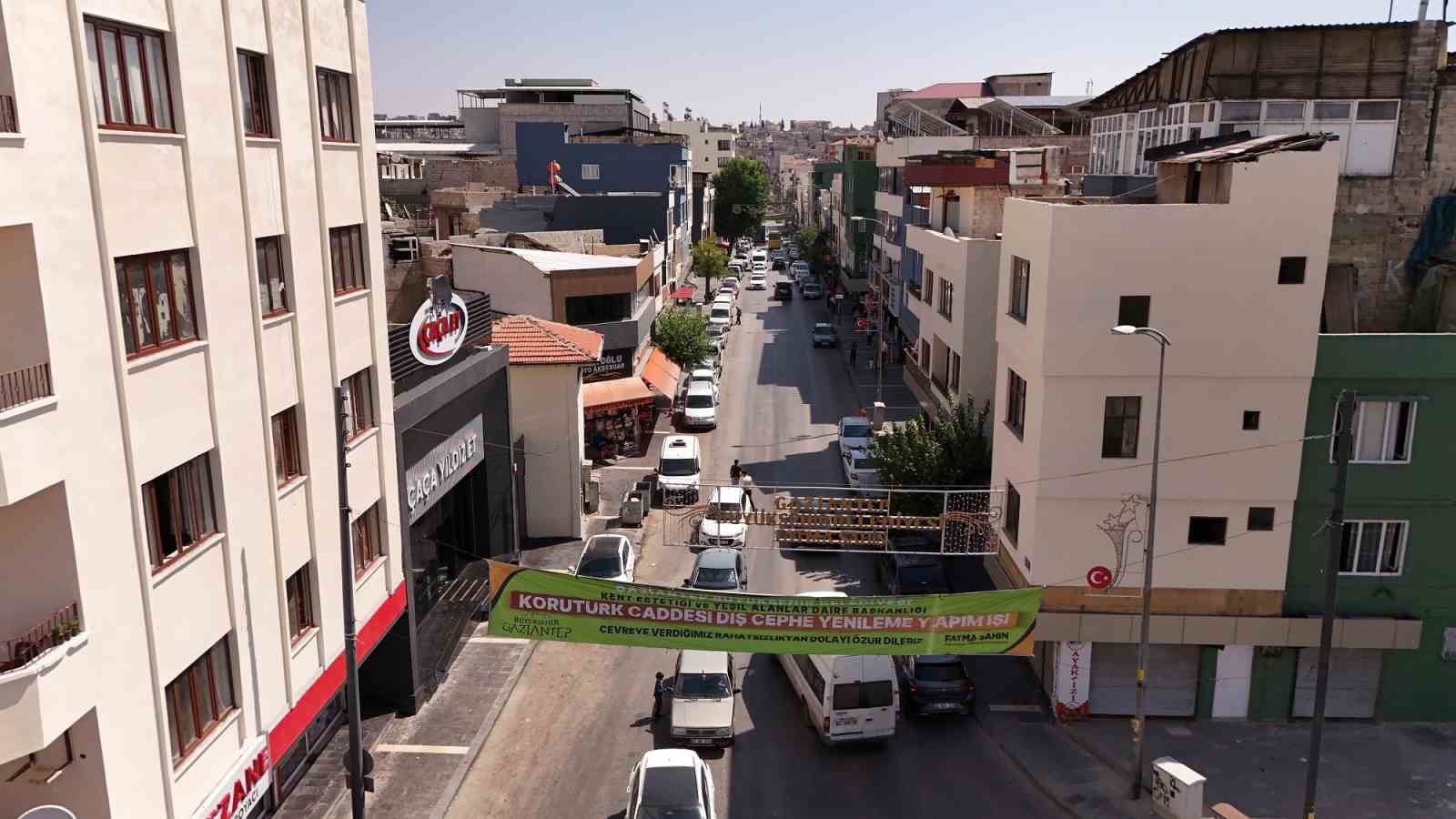 Gaziantep Büyükşehir’den kentin ana caddelerine estetik dokunuş
