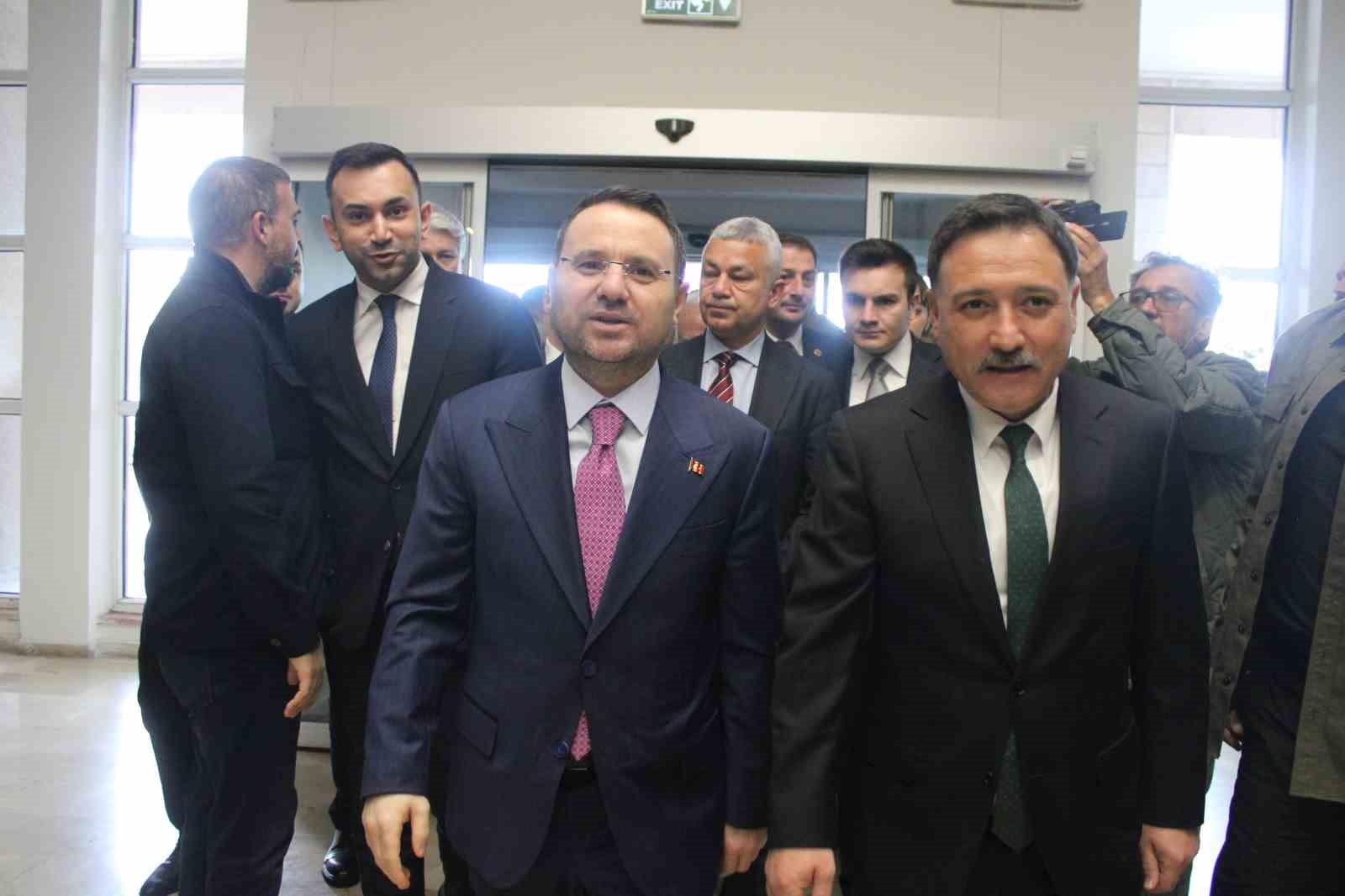 Bakan G&uuml;rlek: "Ucu nereye dokunursa dokunsun devletimizin demir yumruğunu indiriyoruz"