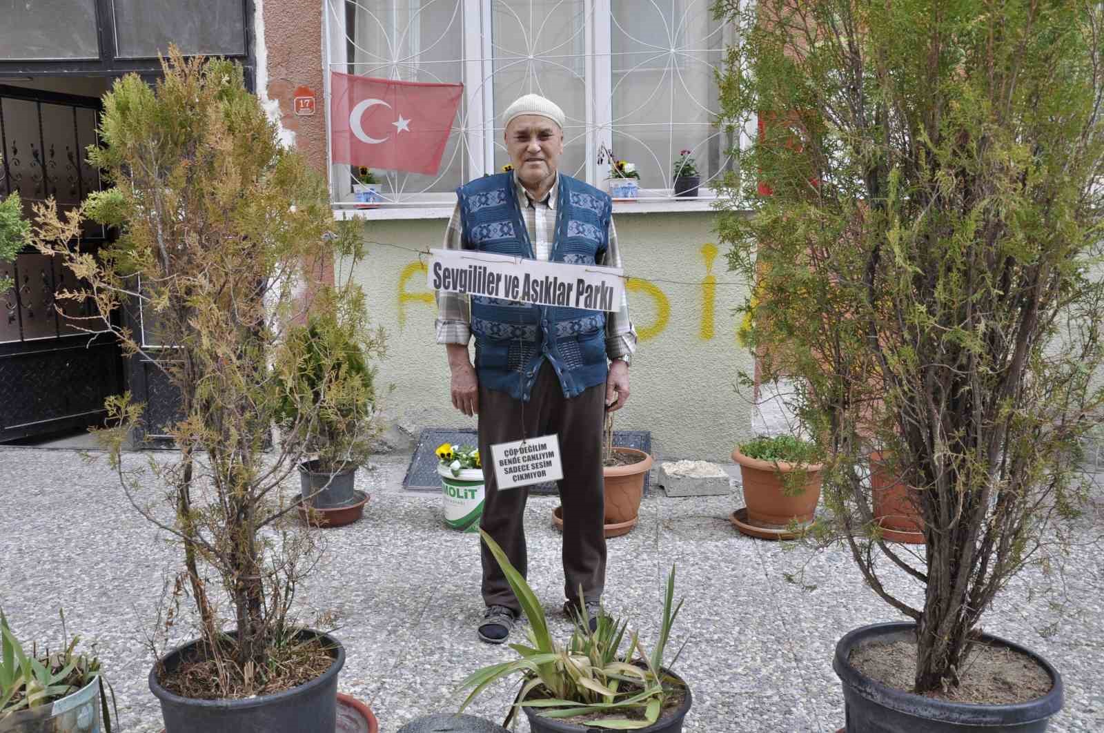 Bulunduğu sokağa renk katan &rsquo;Sevgililer ve Aşıklar Parkı&rsquo; artık yok