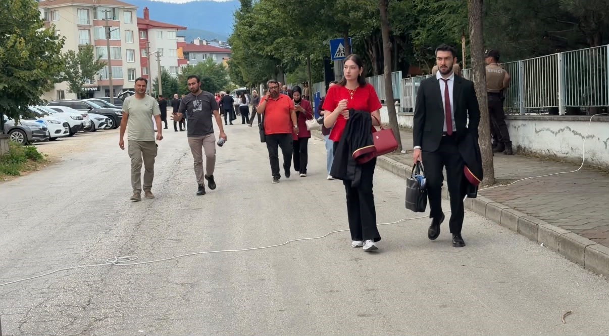 Tanju Özcan’dan reklam baskısı iddialarına yanıt: "Eksik denetimden personel ceza almıştı, şimdi fazla denetim sorgulanıyor"