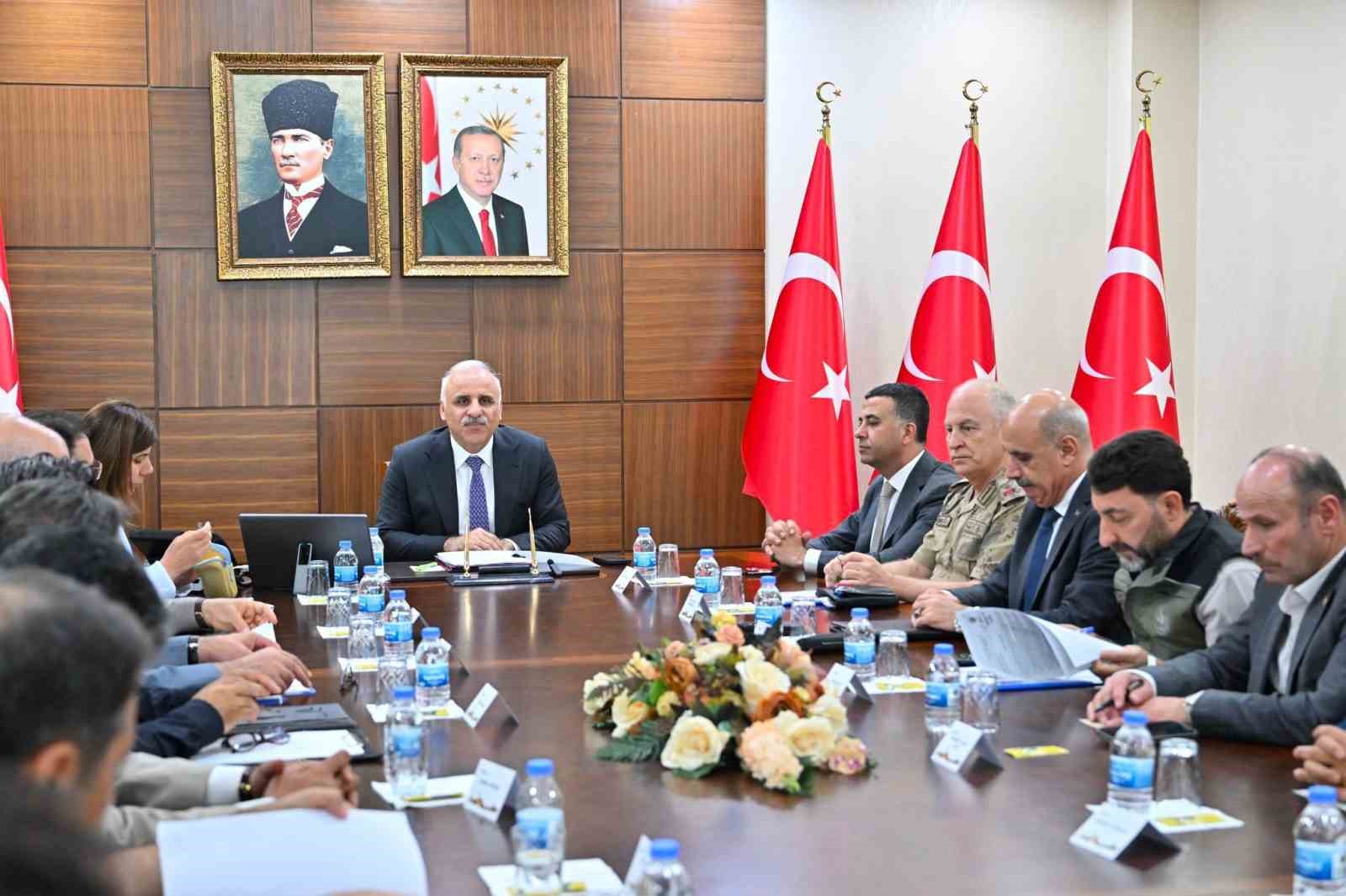 Diyarbakır’da anız yangınlarının önlenmesine yönelik toplantı