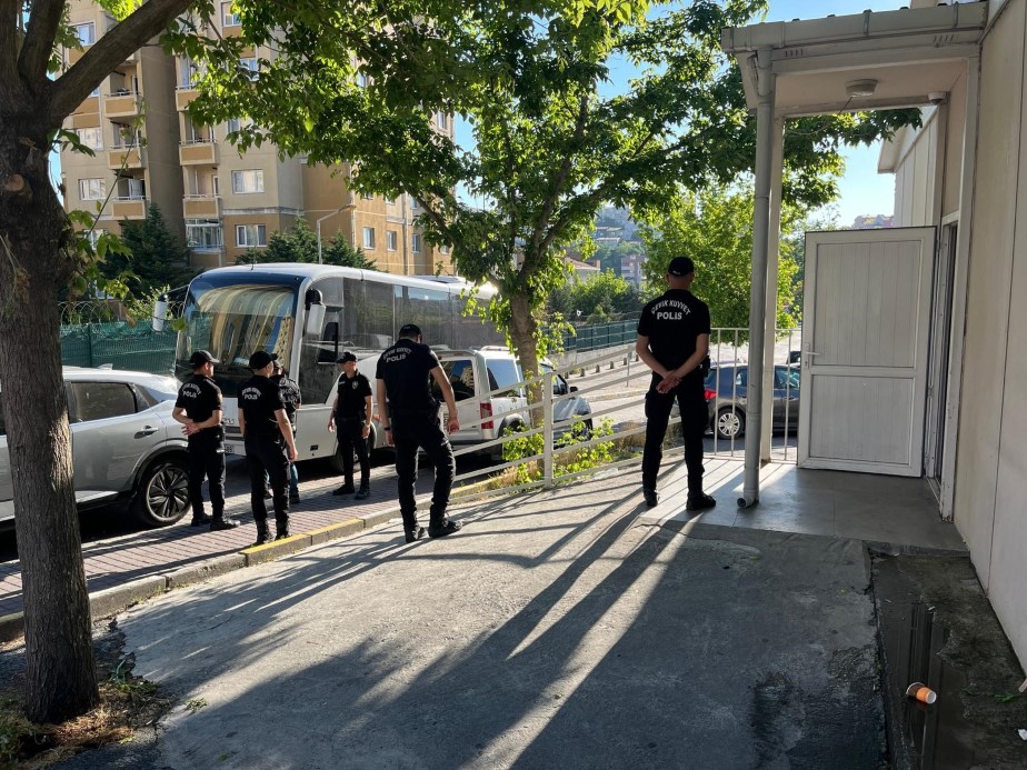 Uyuşturucu operasyonunda gözaltına alınan ünlüler adliyeye sevk edildi