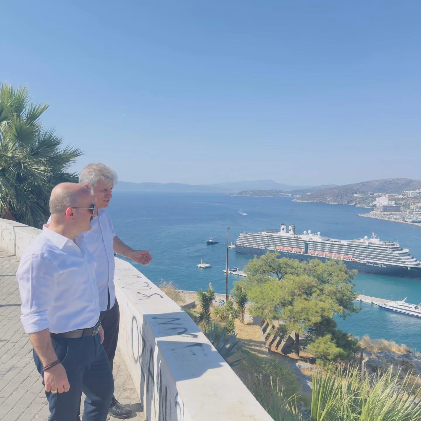 Vali Varol Kuşadası’nda yatırım ve tarihi miras alanlarını inceledi