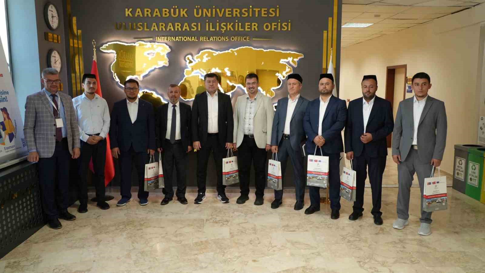 KBÜ’de Türkiye-Özbekistan din eğitimi buluşması