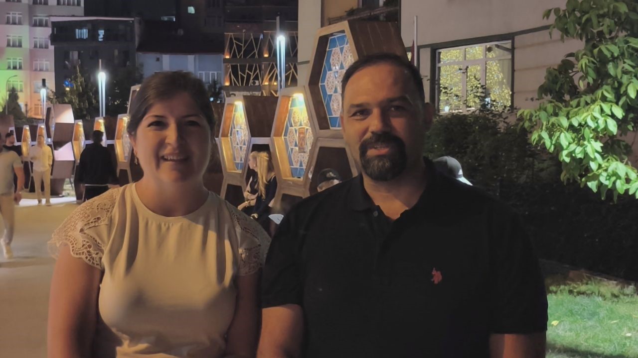 Şehir şehir gezerek sokak müziği yapan minik ikizlerin yeni durağı Kütahya oldu