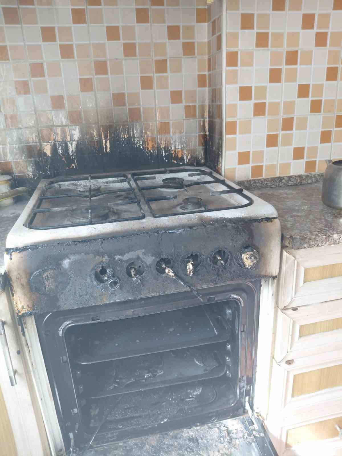 Elektrik prizinden çıkan yangın korkuttu