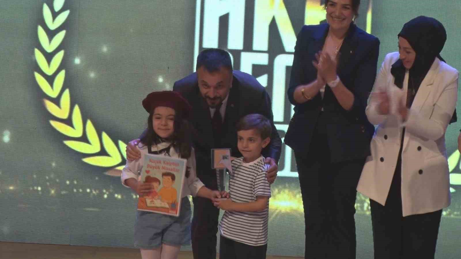 Eğitimde Yılın Enleri &Ouml;d&uuml;lleri sahiplerini buldu
