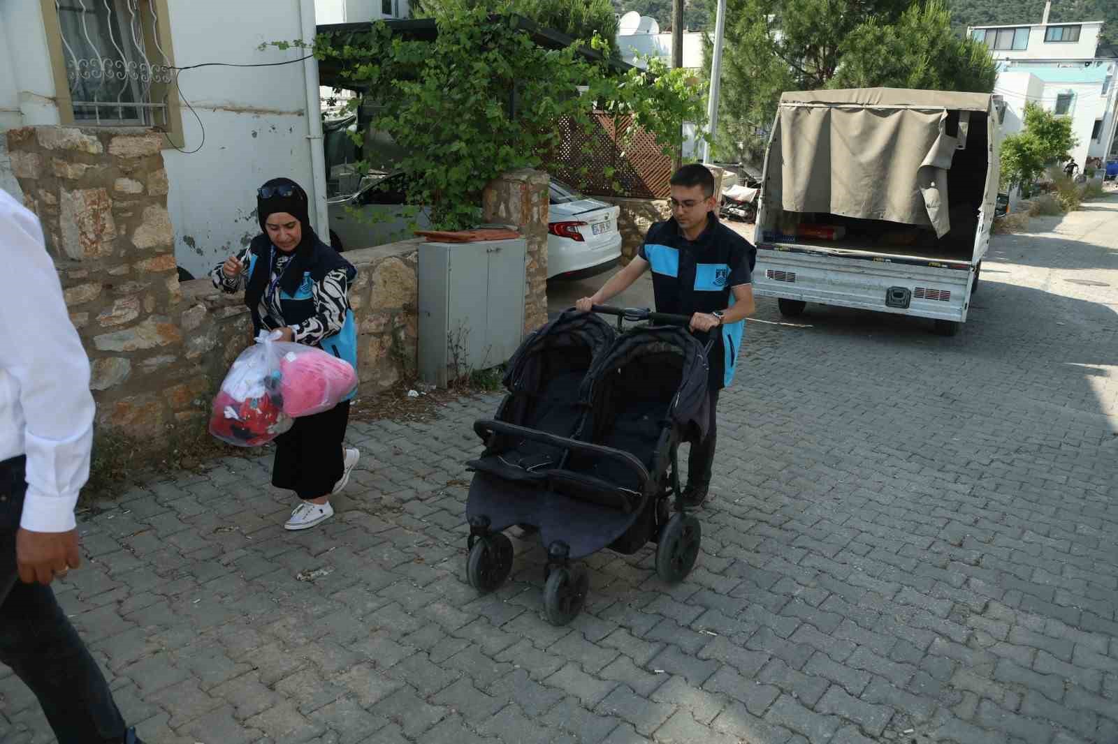 Bodrum’da çocuklara bayram öncesi oyuncak dağıtıldı