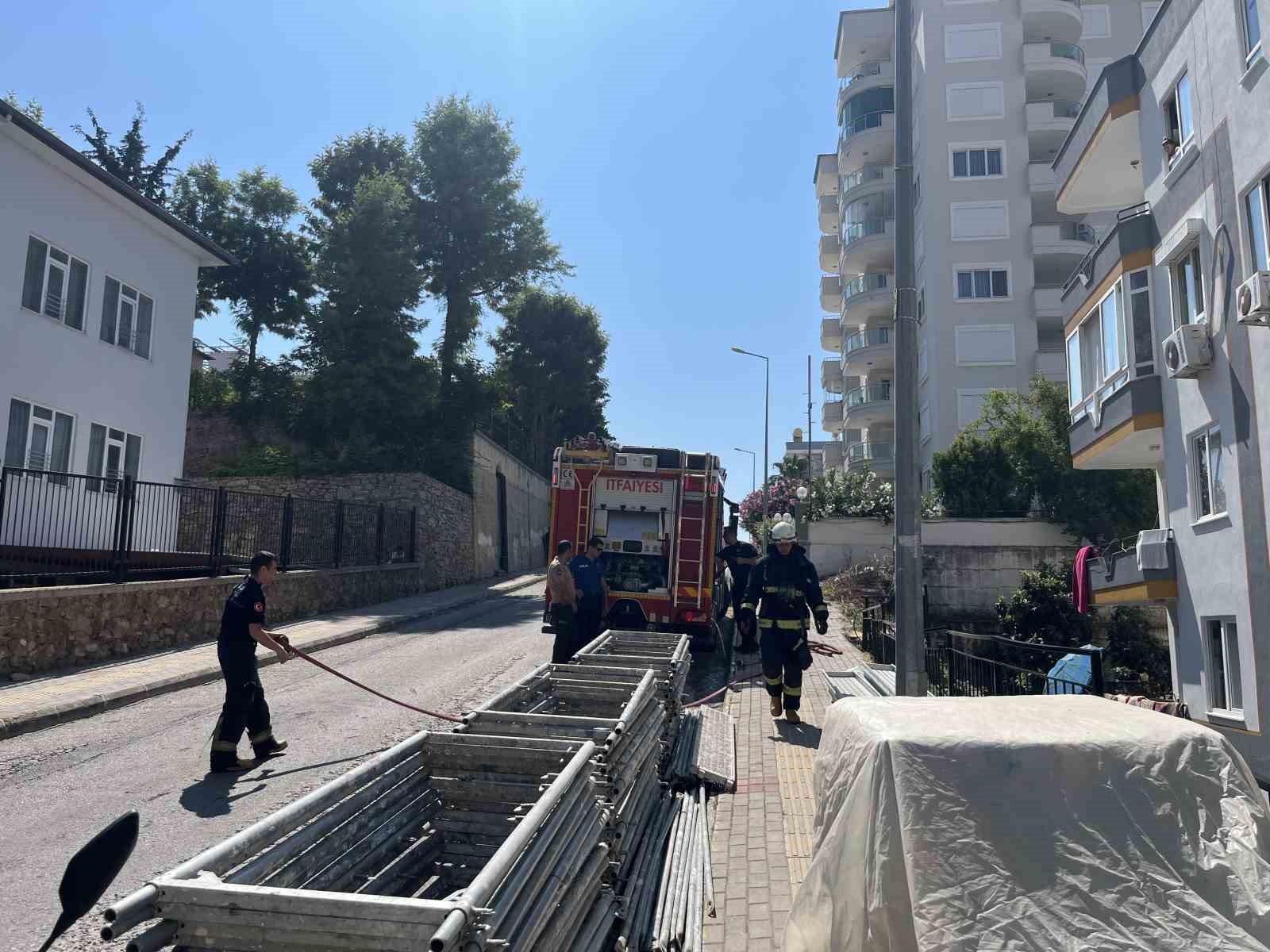 Alanya’da apartman dairesinde çıkan yangın korkuttu
