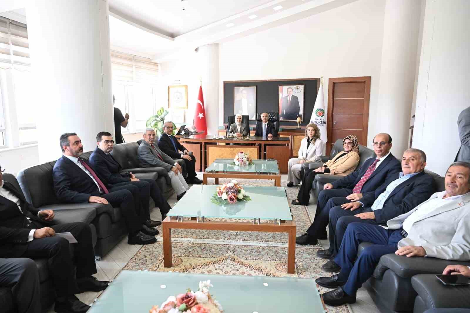 Bakan Göktaş: "Çok iyi bir kütüphane olmuş"