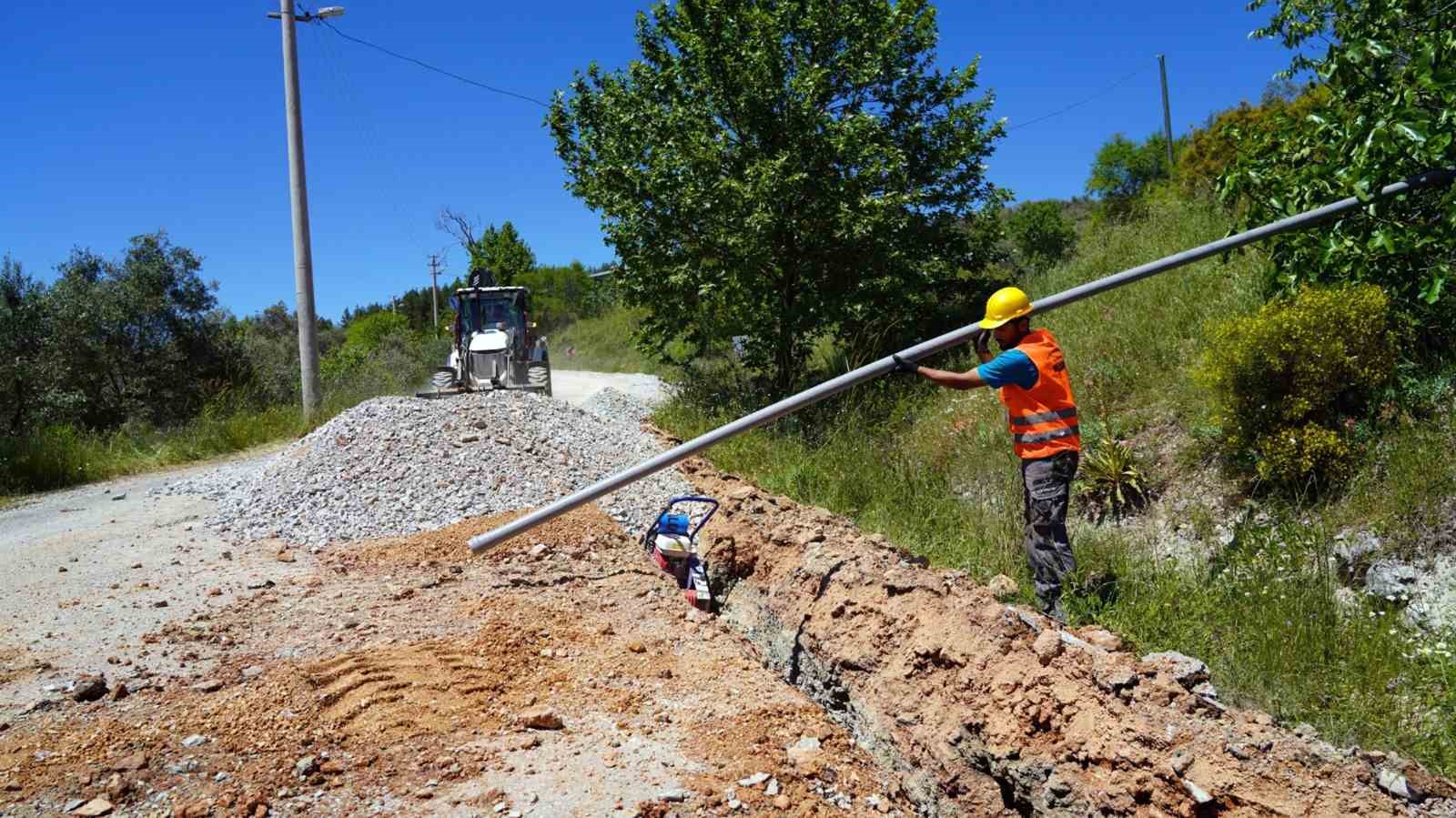 Ula Kızılağa&ccedil; ile Menteşe Yenice Mahalleleri arasındaki i&ccedil;me suyu altyapısı yenileniyor