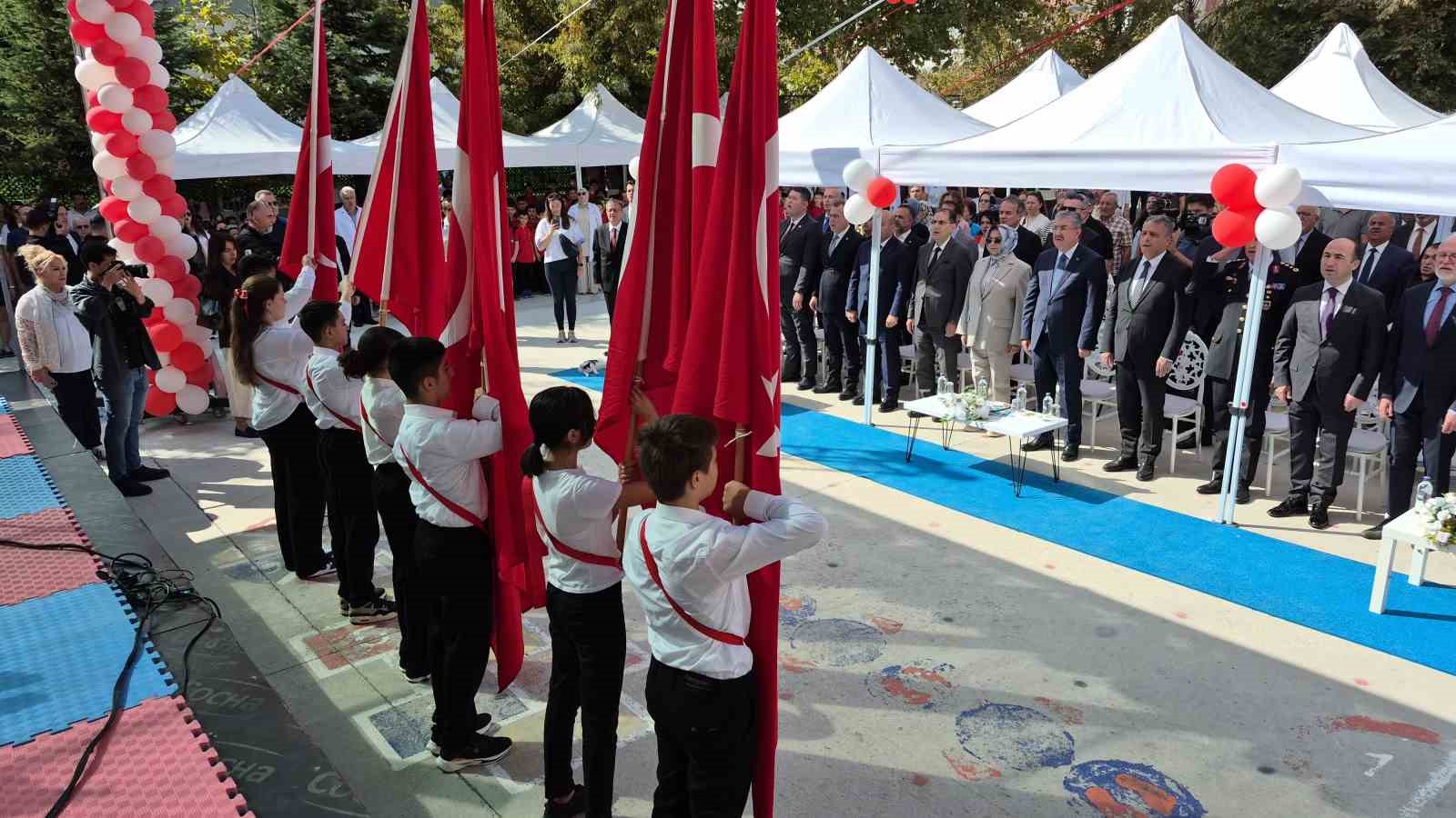 Vali Yılmaz: "Eskişehir&rsquo;imiz, k&ouml;kleri tarihin derinliklerine uzanan ulu bir &ccedil;ınardır"