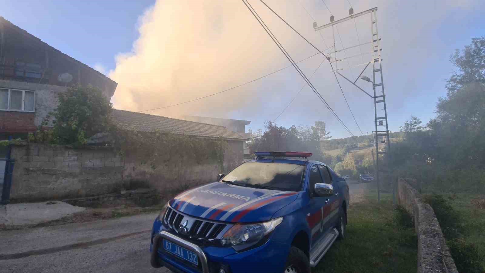 Çaycuma’da odunluk yangınına ilk müdahaleyi jandarma ekipleri yaptı