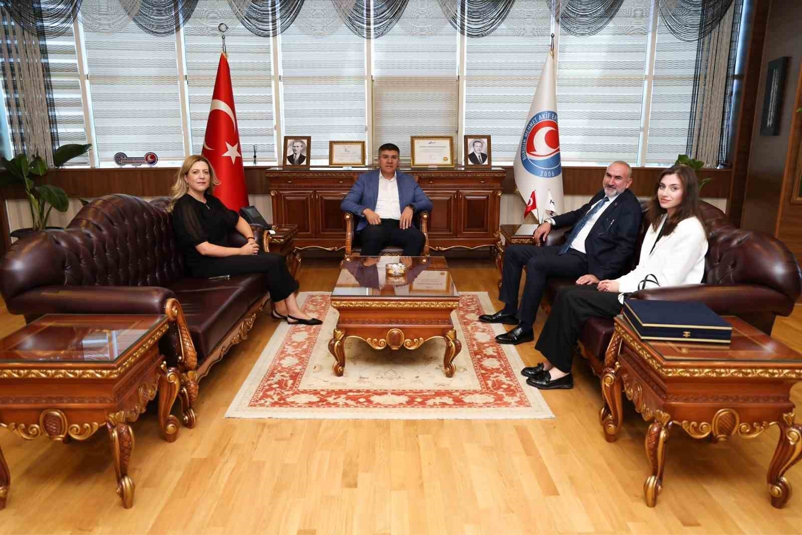 T&uuml;rkiye-&Ccedil;in İş Birliği i&ccedil;in &rsquo;&Uuml;niversite-Dernek&rsquo; buluşması