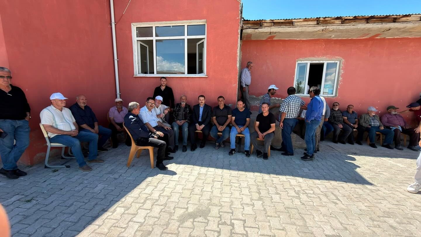 Demirözü’nde köy ziyaretleri sürüyor