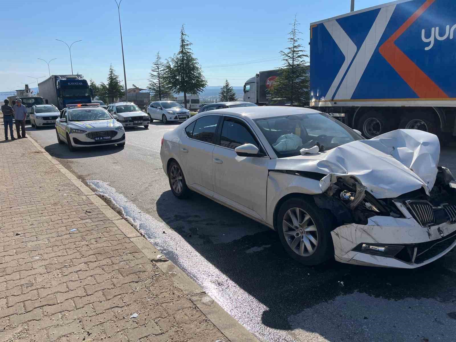 Uşak&rsquo;ta meydana gelen trafik kazasında 4 kişi yaralandı