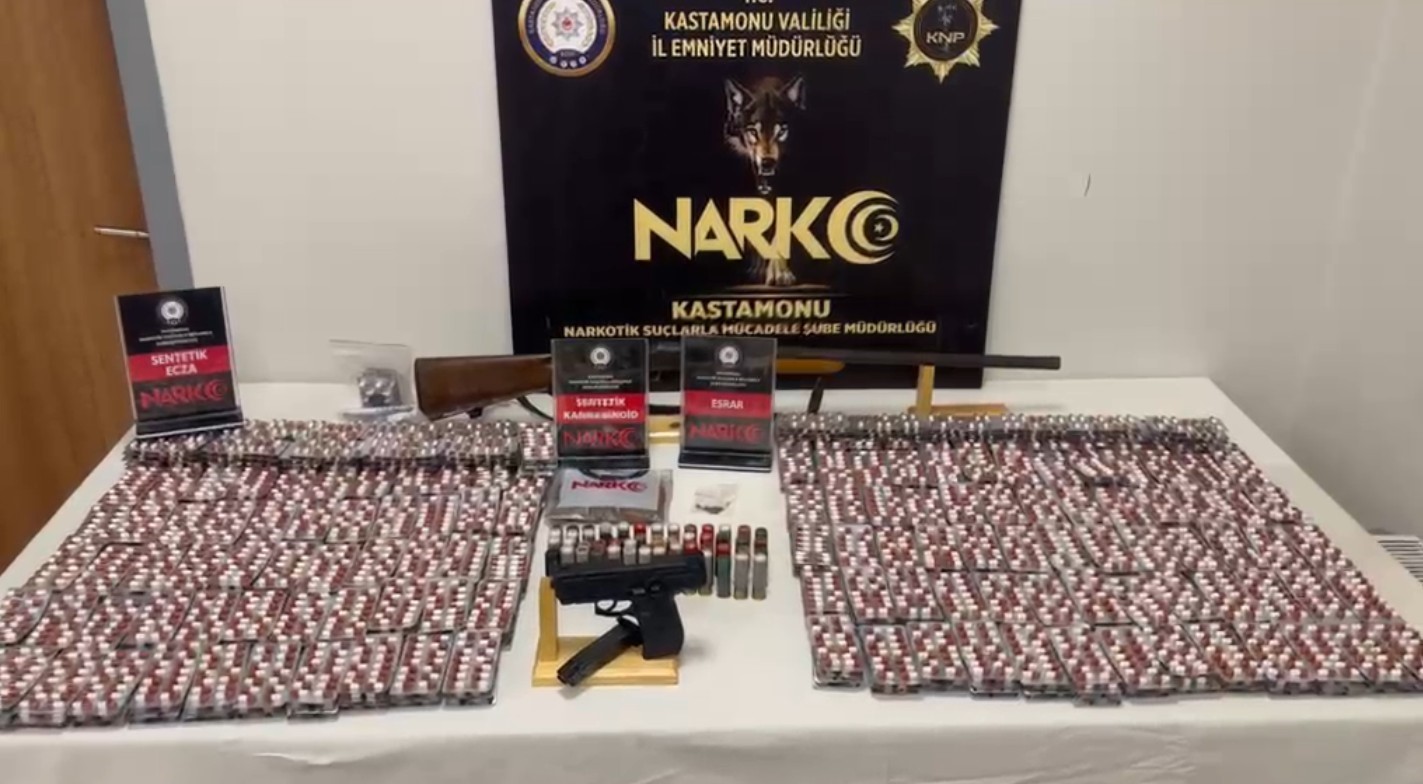 Kastamonu’da zehir tacirlerine yönelik operasyonda 5 şüpheli tutuklandı