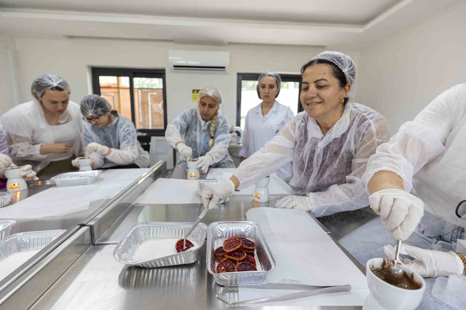 Mersin&rsquo;de coğrafi işaretli kan portakalı yeni bir &uuml;r&uuml;ne d&ouml;n&uuml;şt&uuml;