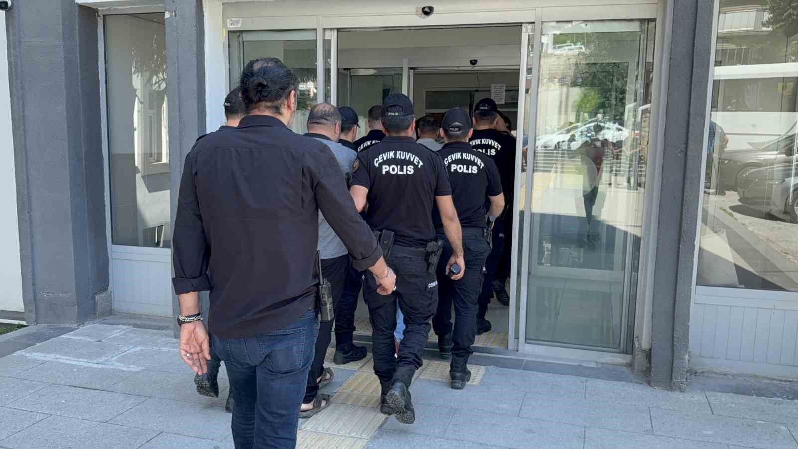 Galericilik &uuml;zerinden kurulan vurgun zinciri polis ekiplerince &ccedil;&ouml;kertildi