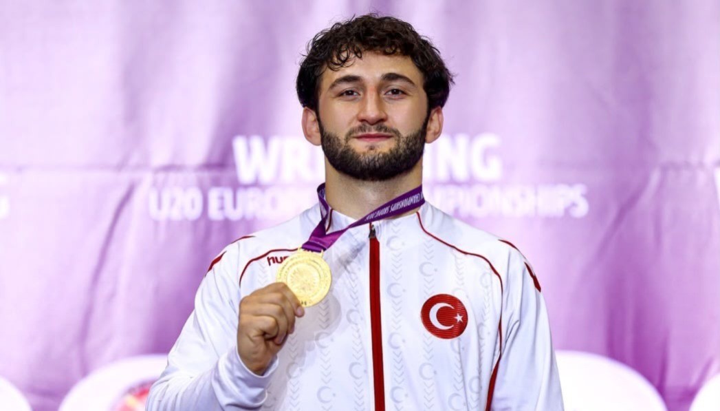 Bilecikli güreşçi Avrupa şampiyonu oldu