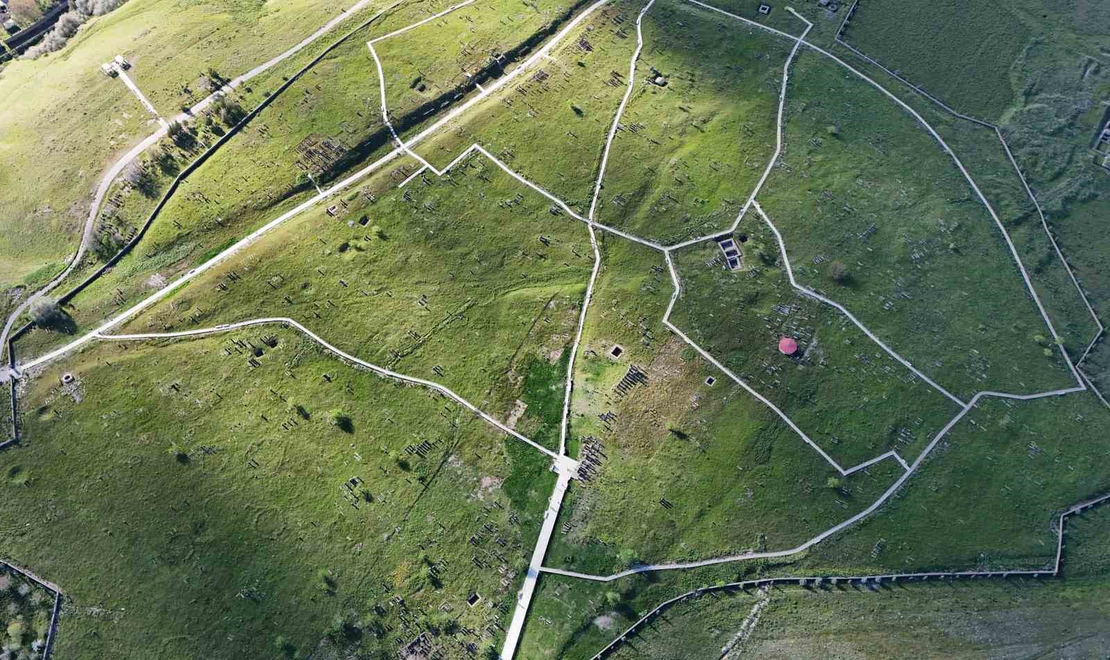 UNESCO listesinde yer alan tarihi mezarlık havadan g&ouml;r&uuml;nt&uuml;lendi