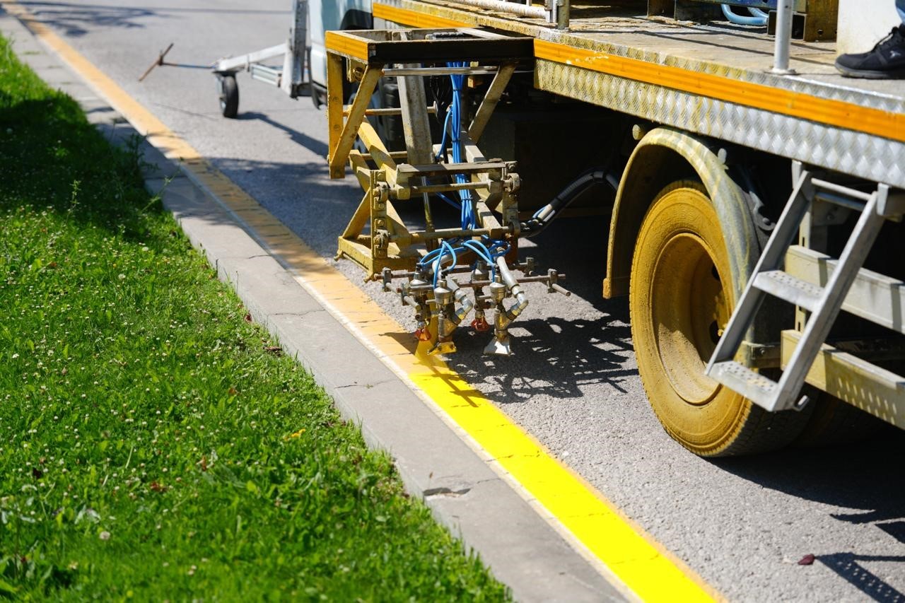 Bolu’da trafik güvenliği için yol çizgileri yenileniyor