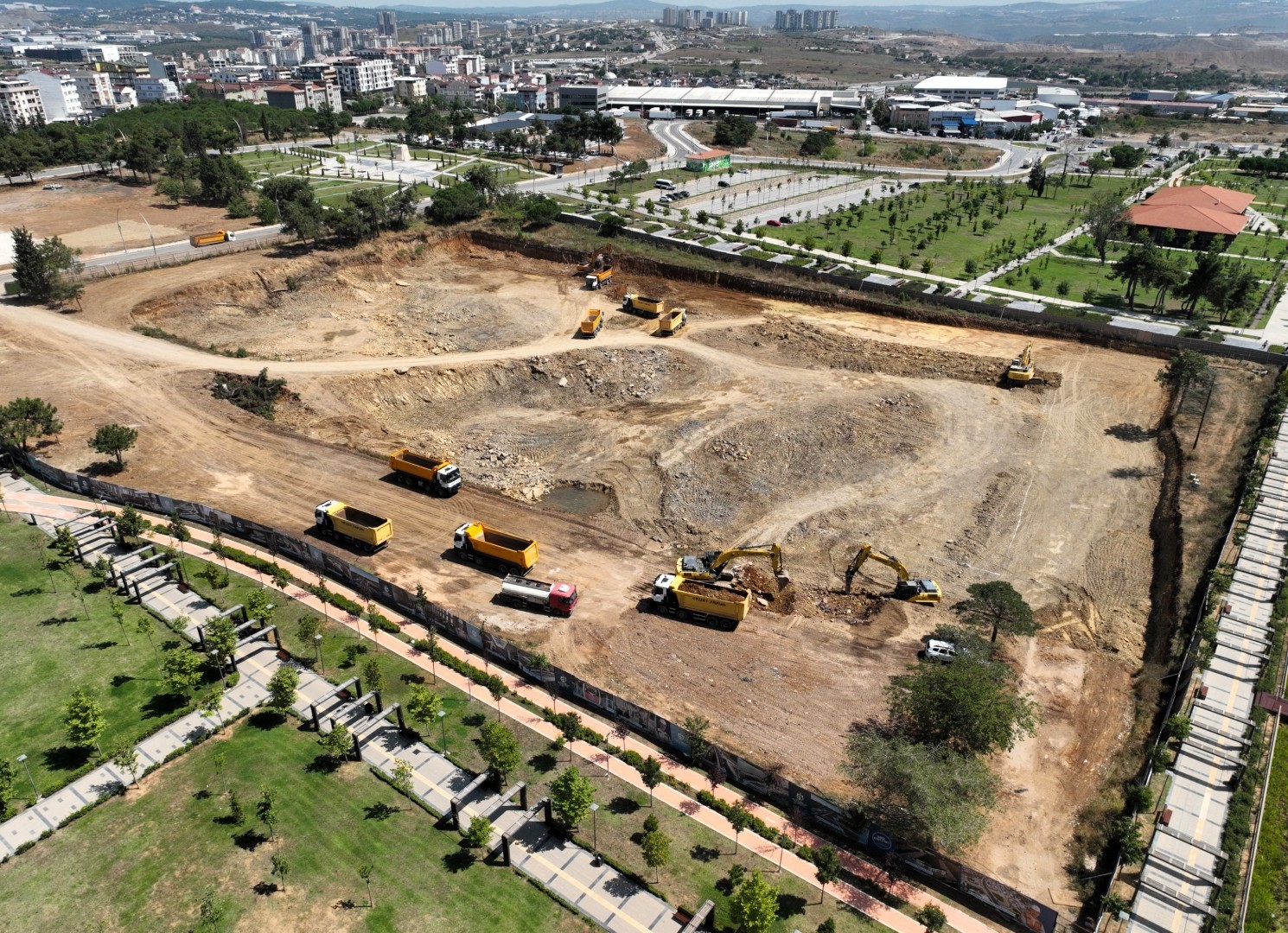 10 bin kişilik dev caminin yapımına başlandı