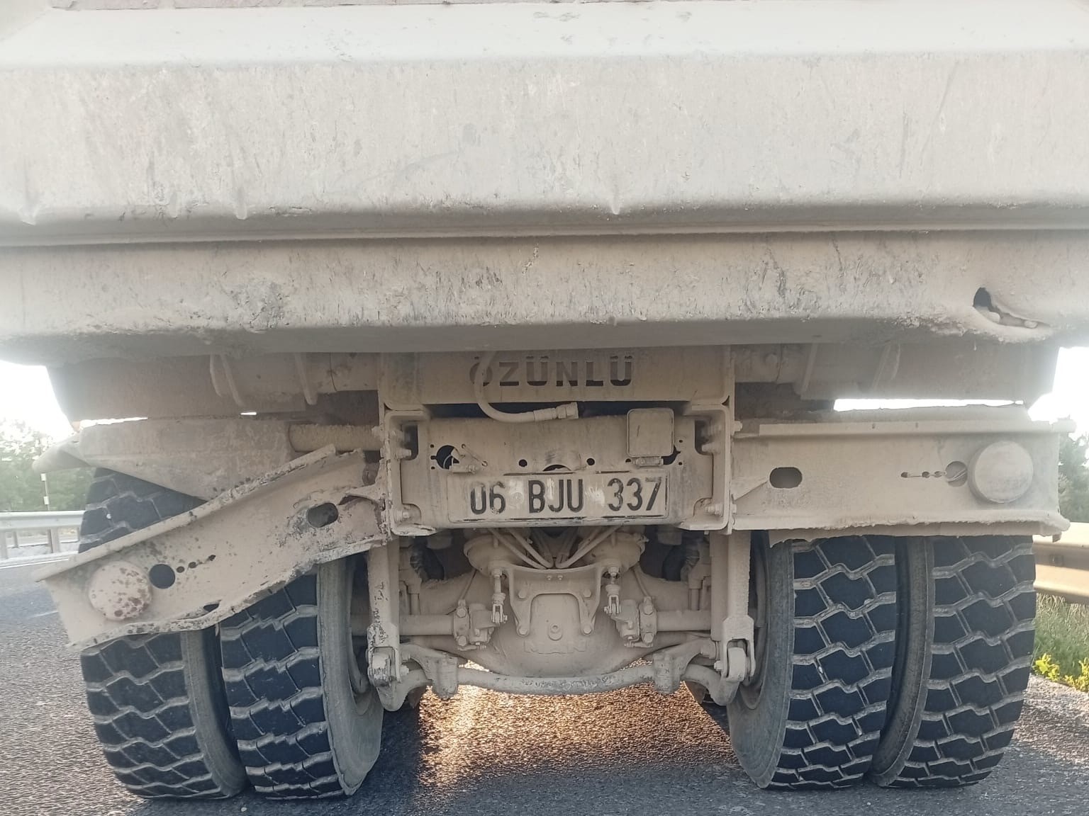 Uşak&rsquo;ta motosiklet kamyona arkadan &ccedil;arptı: 1 &ouml;l&uuml;