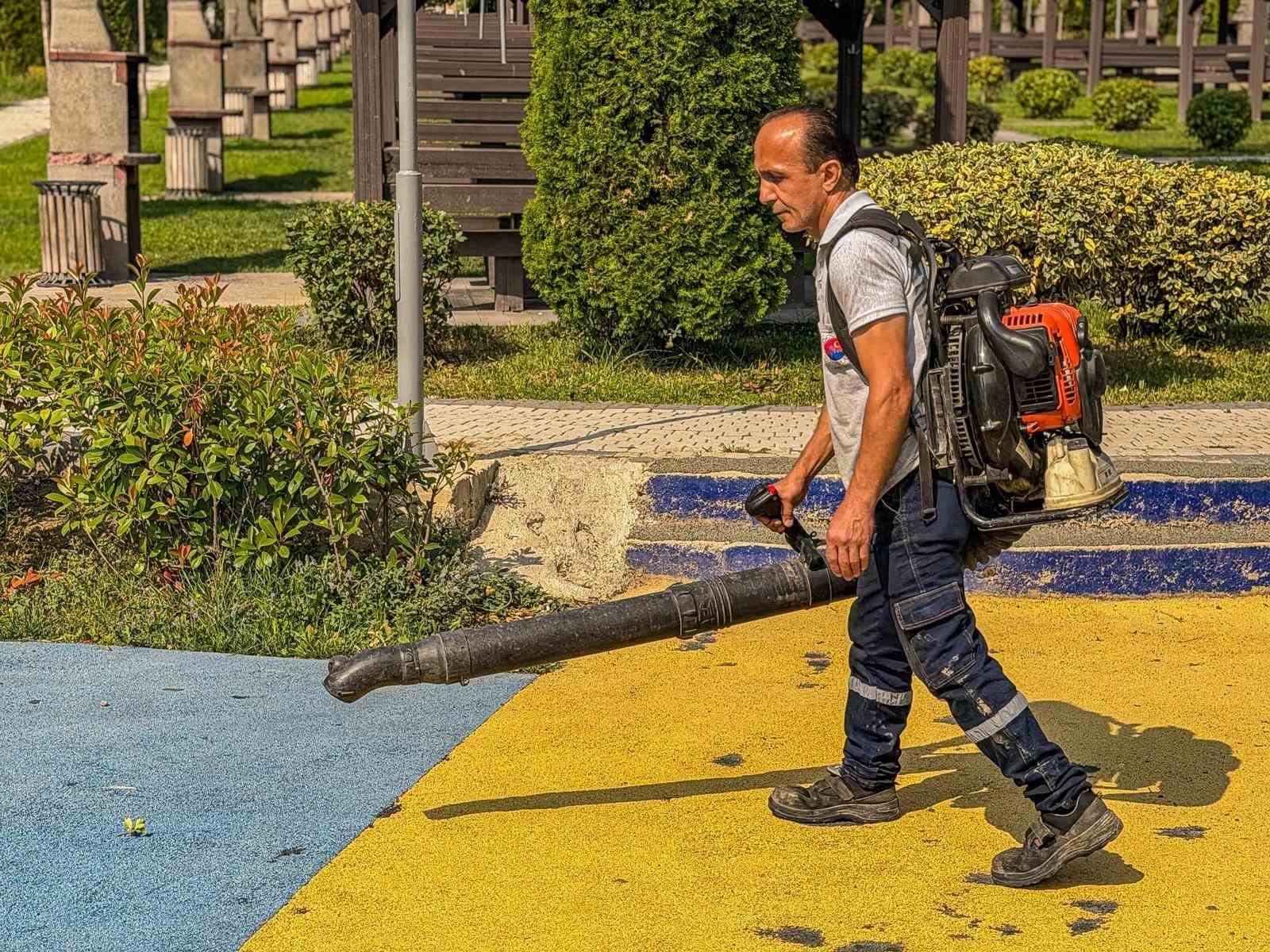 Karabük Belediyesinden çevre temizliği