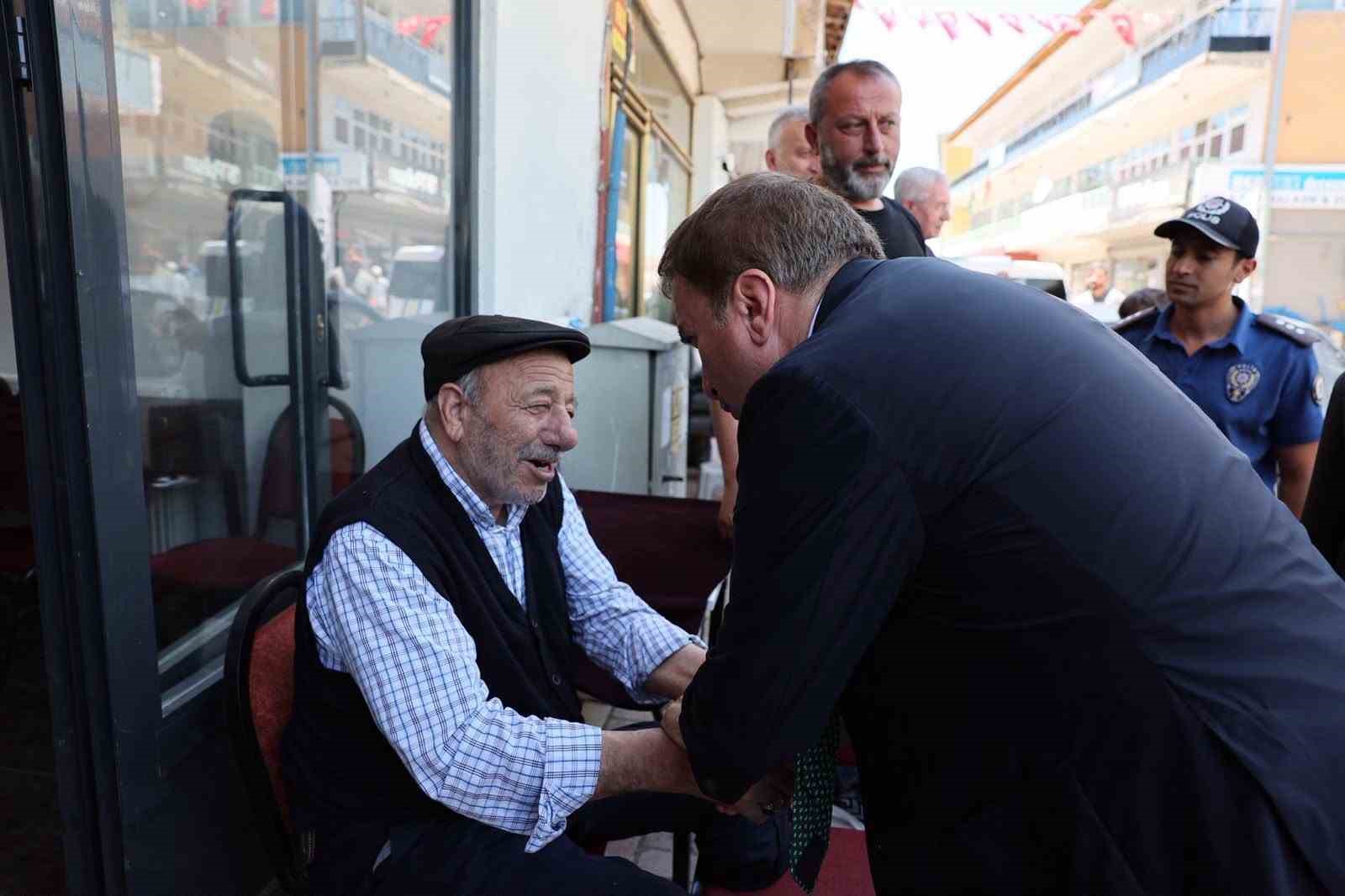 Vali Aydoğdu, Tercan’da vatandaşlar ve esnafla buluştu