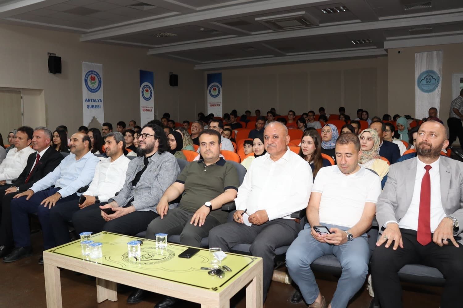 Bir Bilenle Bilge Nesil &ouml;d&uuml;l t&ouml;reni ger&ccedil;ekleştirildi