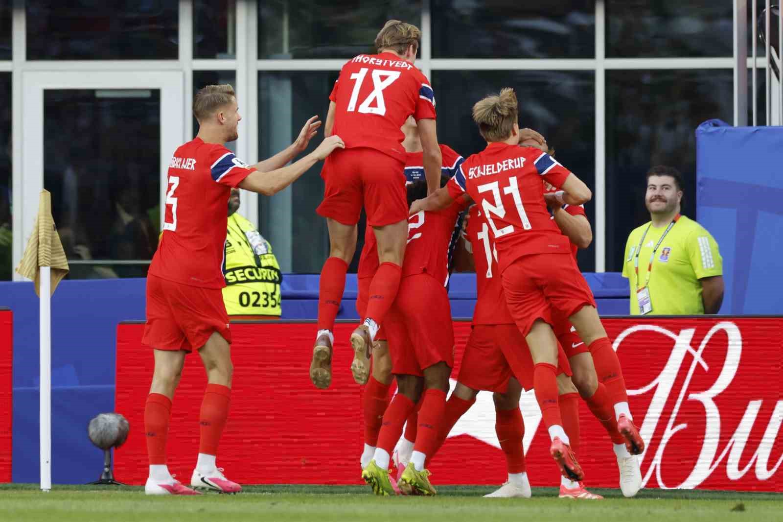 2026 FIFA D&uuml;nya Kupası&rsquo;nda grup aşamasının ilk ma&ccedil;ları tamamlandı