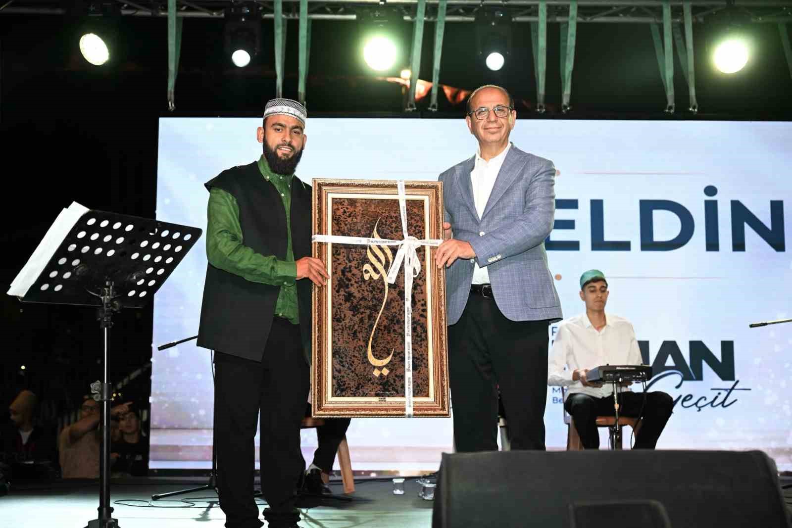 Yeşilyurt’ta Celal Karatüre konserine yoğun ilgi